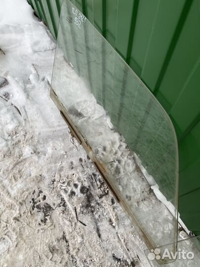 Стекло переднее Нива 2121