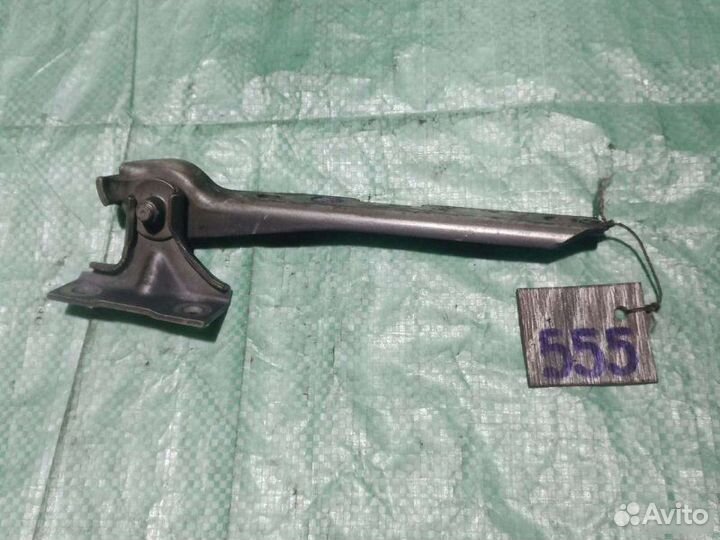 Петля капота правая Audi 80 B3