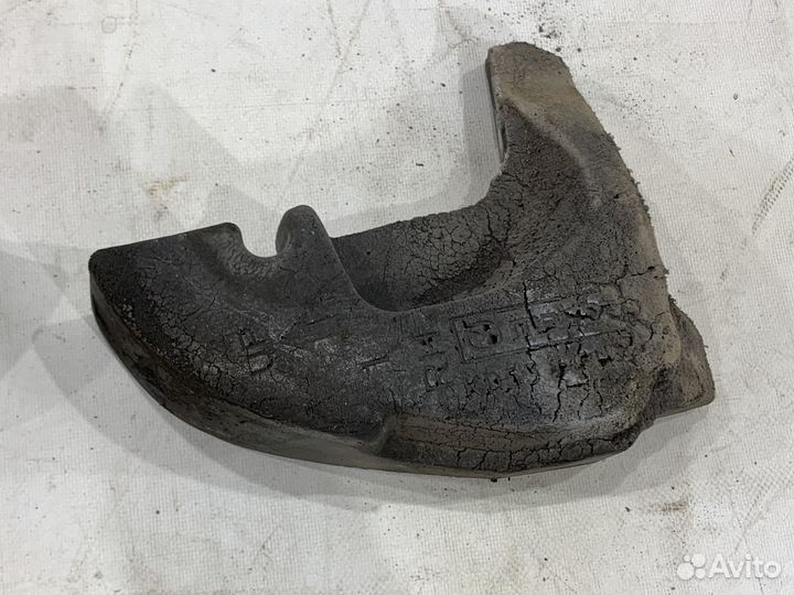 Уплотнитель крыла средний Mazda CX-5 KE