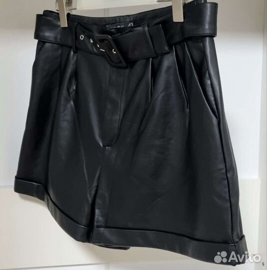 Шорты из экокожи 48р