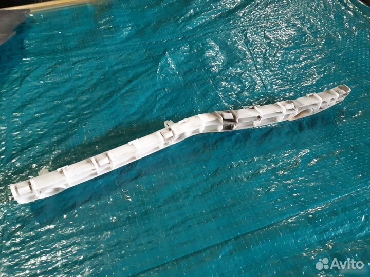 Фиксатор заднего бампера Mitsubishi Outlander XL