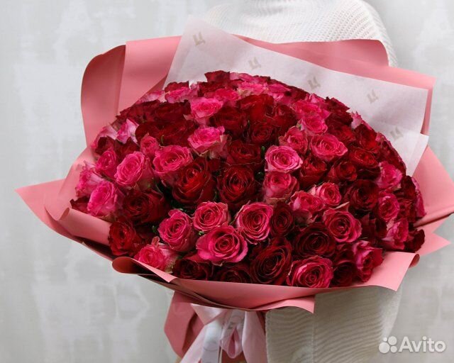 Букет из 101 красной и розовой розы микс 35-40 см