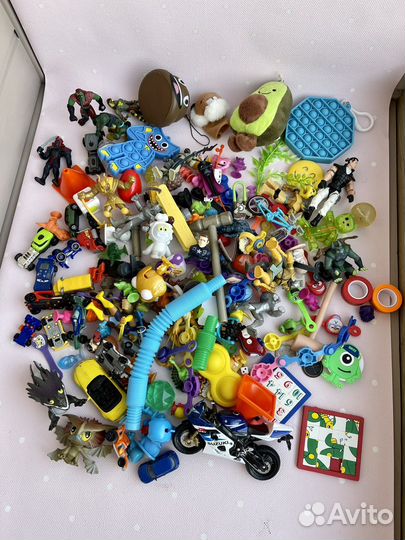 Игрушки пакетом Marvel, DC, Hasbro, Kinder