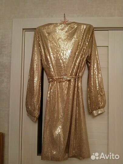Платье в пайетках