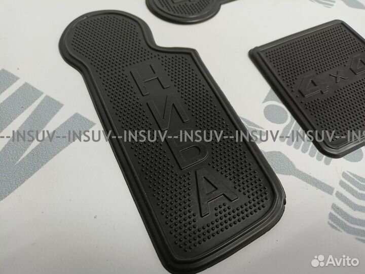 Резиновые коврики в тоннель пола комфорт Нива