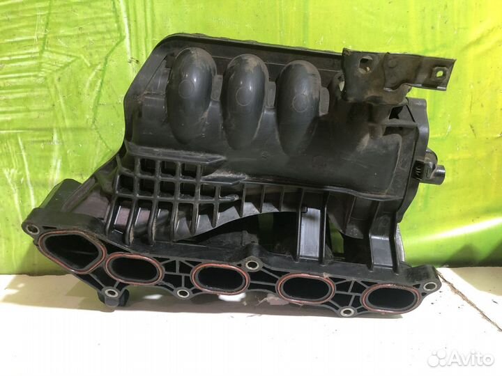 Впускной коллектор Honda Civic 4D 17100rnaa00