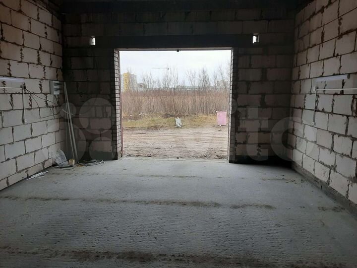 Гараж, > 30 м²