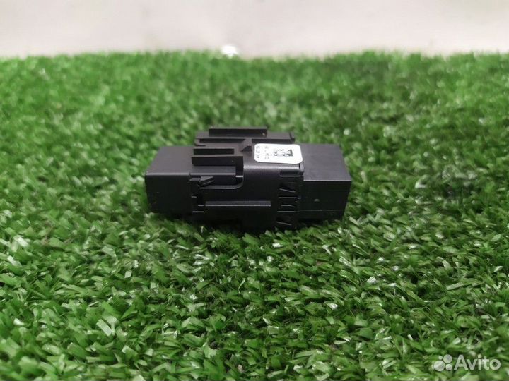 Кнопка сброса пробега Audi A4