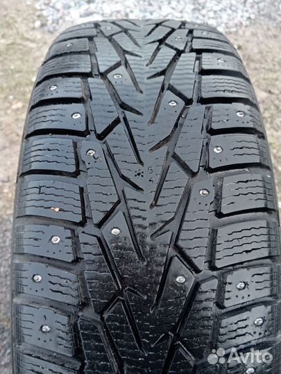 Nokian Tyres Hakkapeliitta 7 215/65 R16 102T