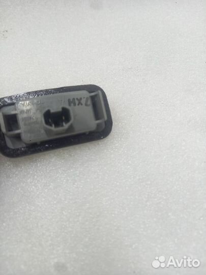 Плафон освещения номерного знака задний Toyota