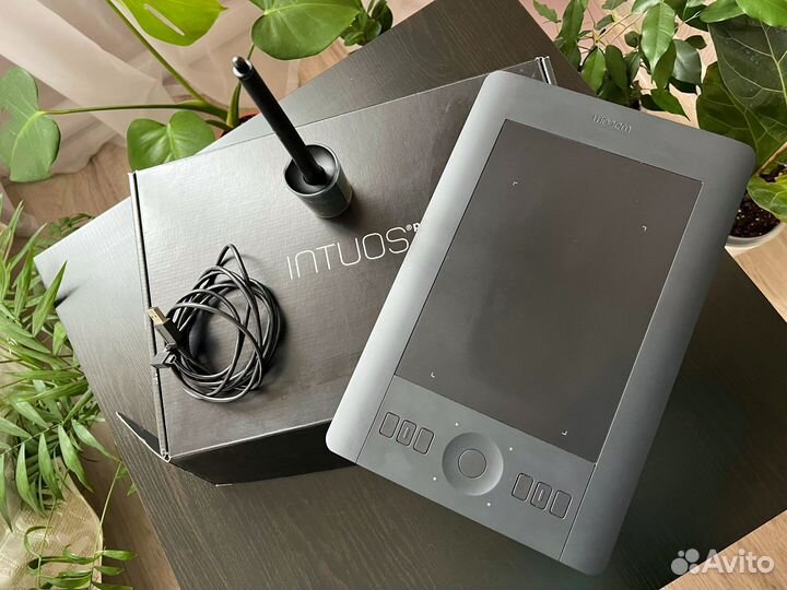 Графический планшет wacom intuos pro small pth-451