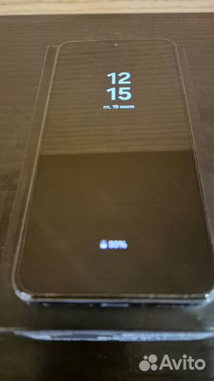 Samsung Galaxy S22, 8/256 ГБ