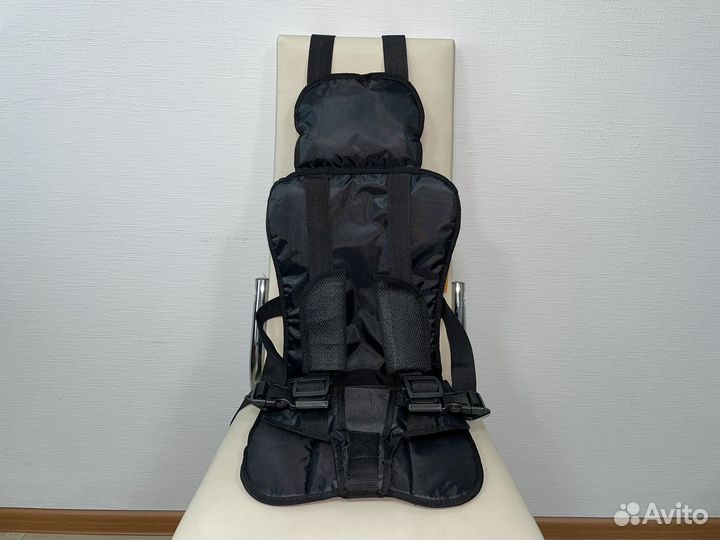 Детское авто кресло бескаркасное новое черное