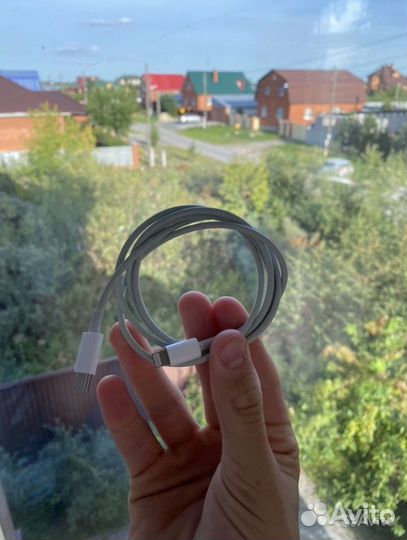 Зарядка на iPhone провод