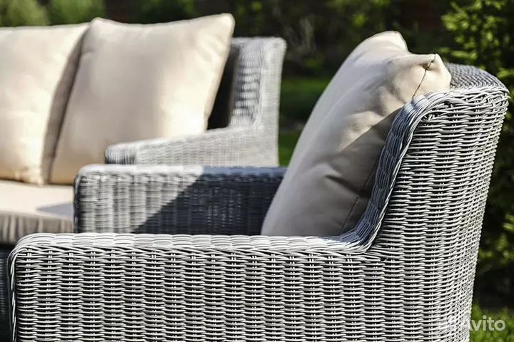 Диван плетеный