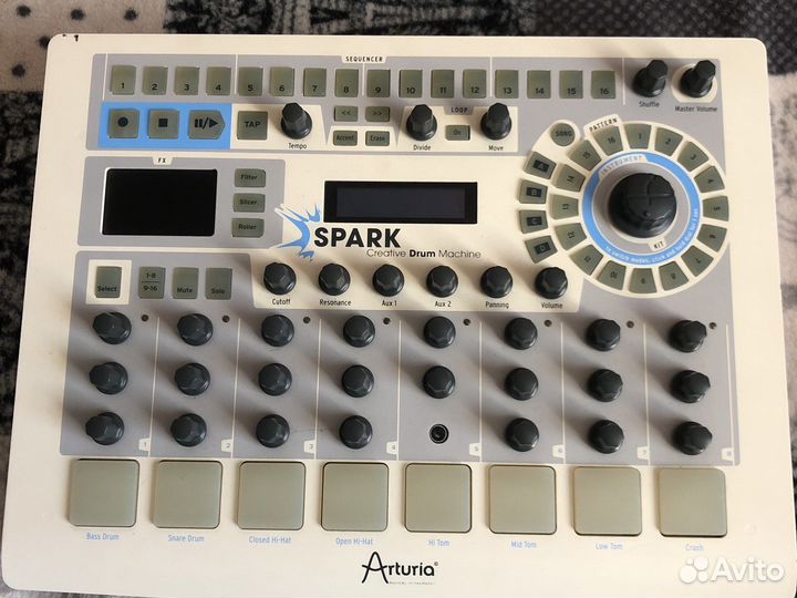 Контроллер Spark Creative Drum Machine