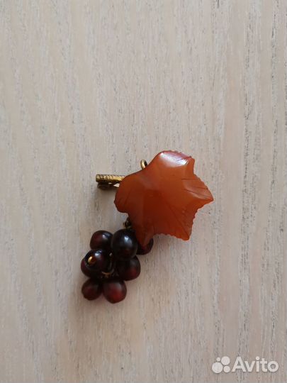 Брошь янтарь СССР