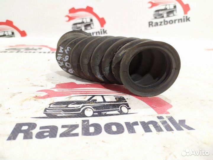 Уплотнительная резинка боковой двери Mercedes