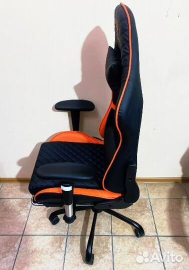 Компьютерное геймерское игровое кресло
