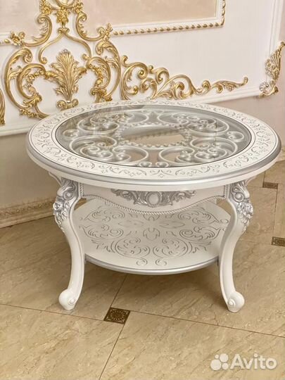 Стол и стулье 