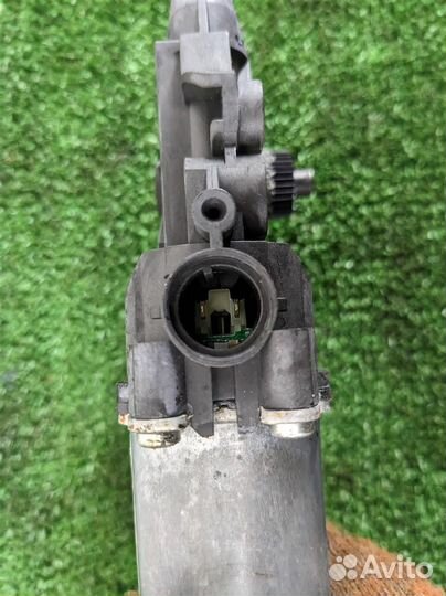 Мотор стеклоподъёмника задний левый Hyundai IX35