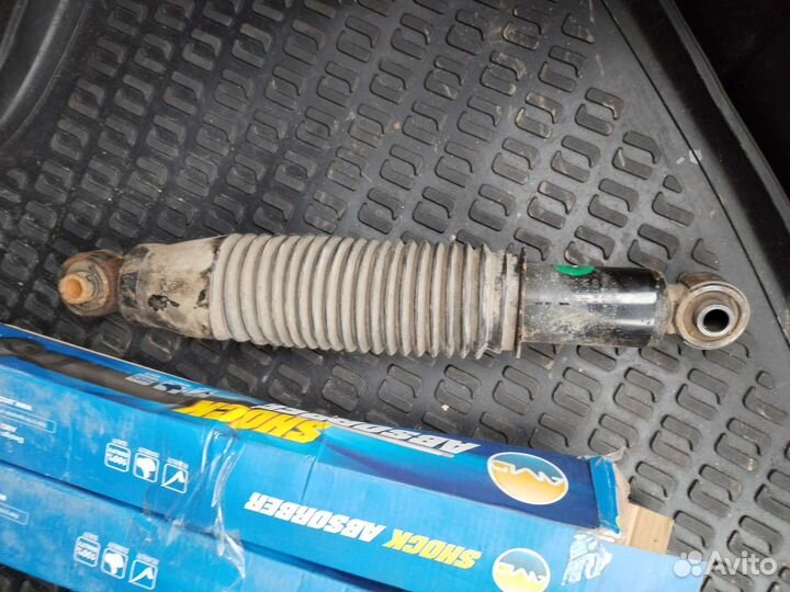 Стойки амортизатора