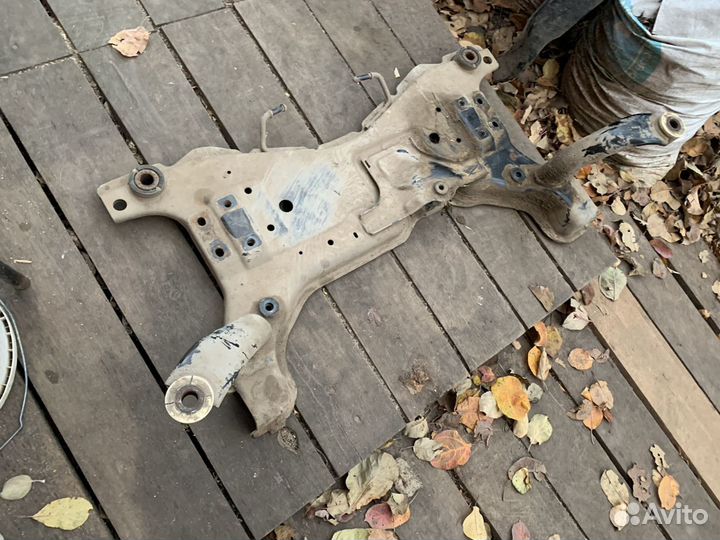 Подрамник передний на Форд Фокус 2