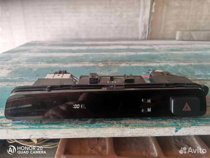 Часы автомобильные