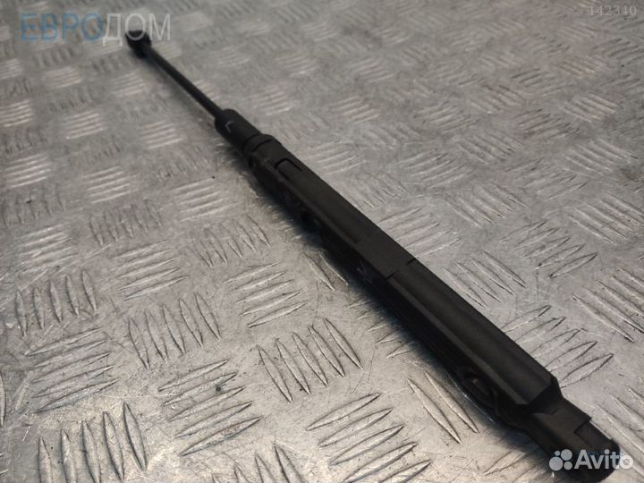 Амортизатор капота на mercedes W205 s1140516