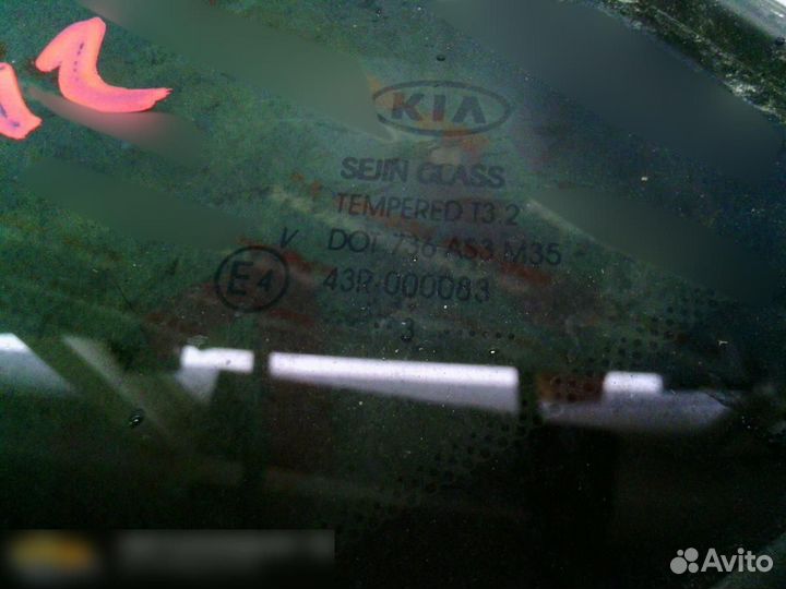 Стекло кузовное глухое левое Kia Ceed 2012