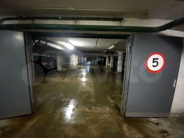 Машиноместо, 12 м²