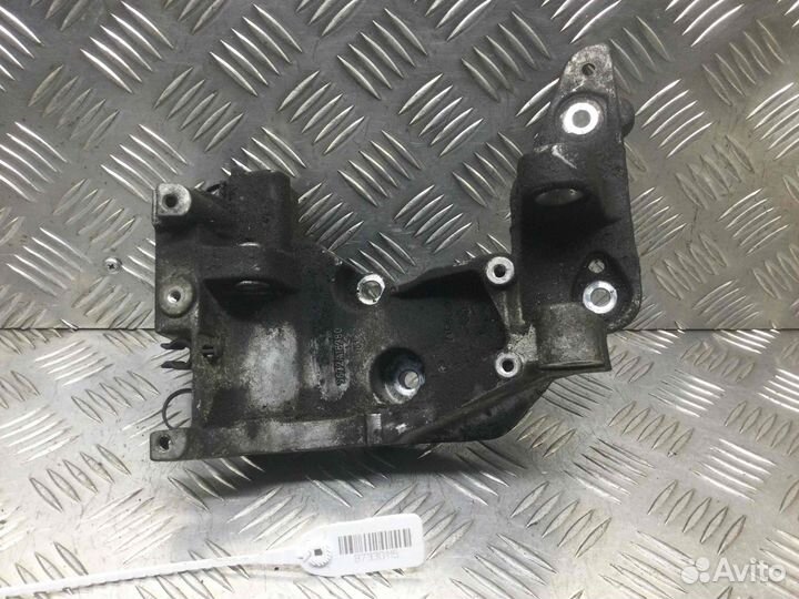 Кронштейн генератора Peugeot Expert 9672418280 9H0