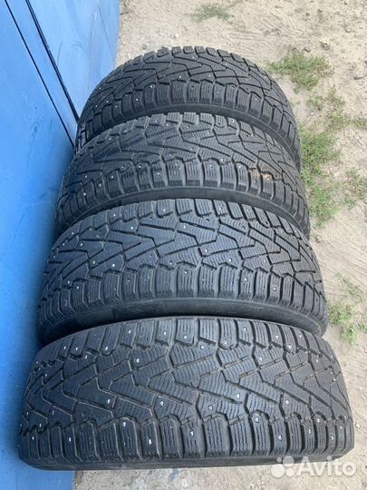 Pirelli Ice Zero 215/65 R16 102T