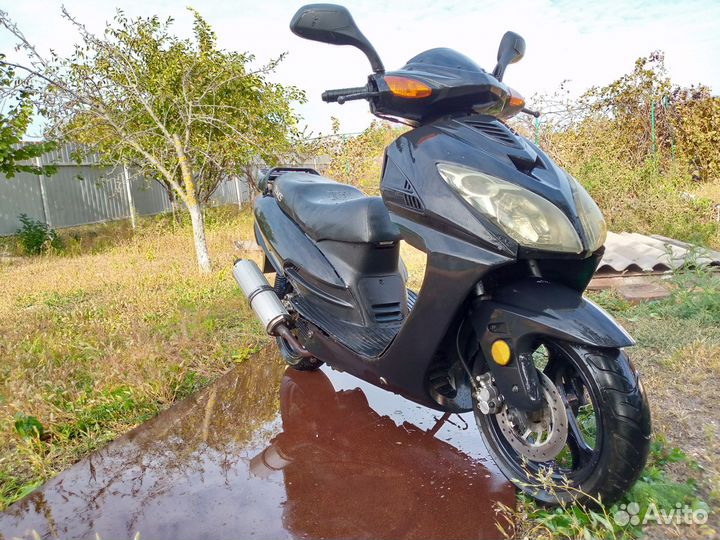 Скутер 150 кубов