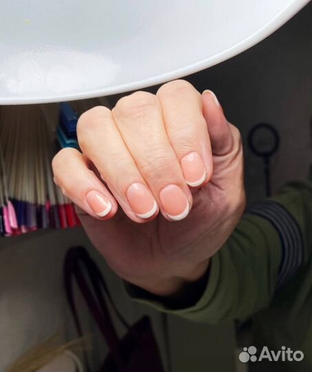 Маникюр в студии