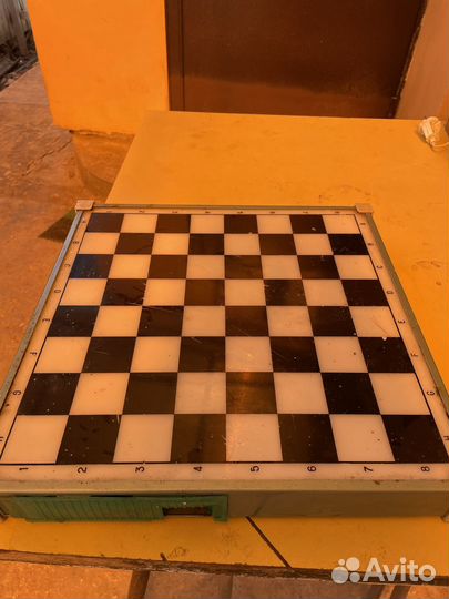 Шахматная доска, шашки