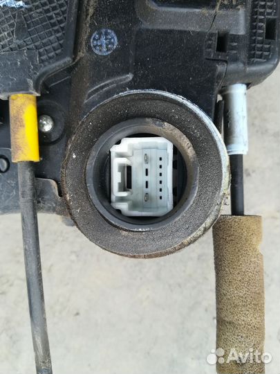 Замок двери задней правой Toyota Corolla E150