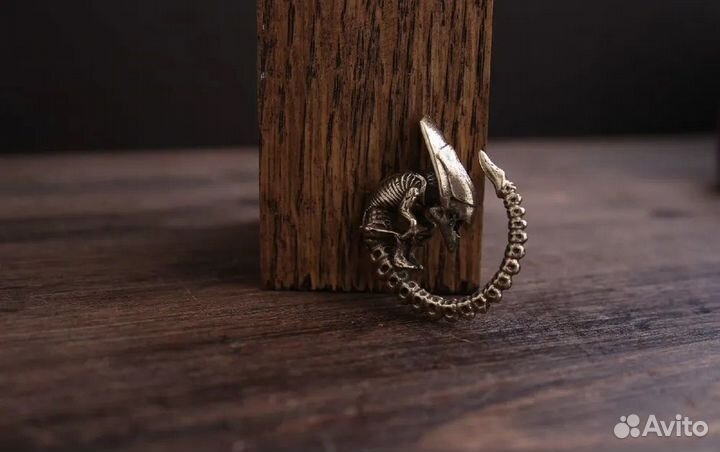 Бусина на Темляк Брелок Чужой Эктоморф Монстр