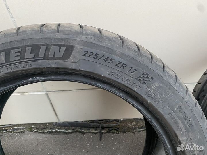 Michelin Pilot Sport 4 225/45 R17 94Y