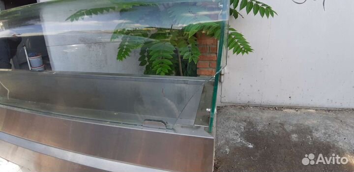 Витринный настольный холодильник