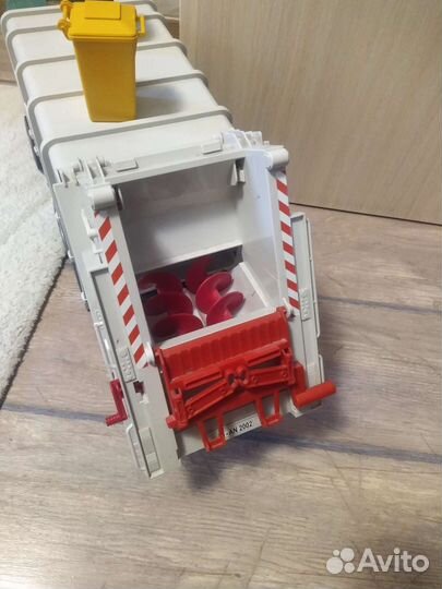 Мусоровоз Bruder (Германия)