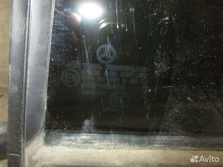 Стекло двери задней левой (форточка) Mercedes-Ben