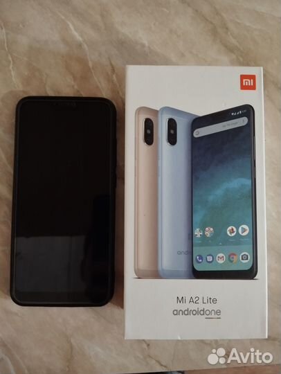Xiaomi Mi A2 Lite Android One, 4/32 ГБ