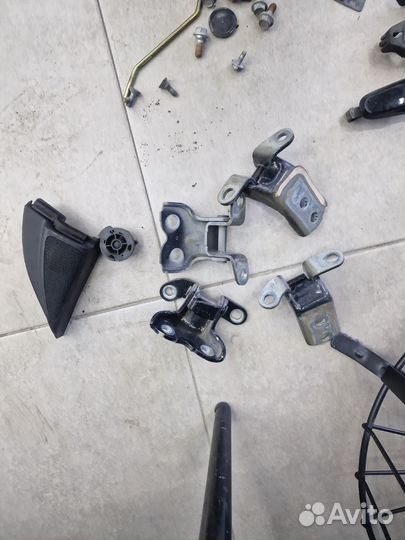 Запчасти на Toyota Avensis 2