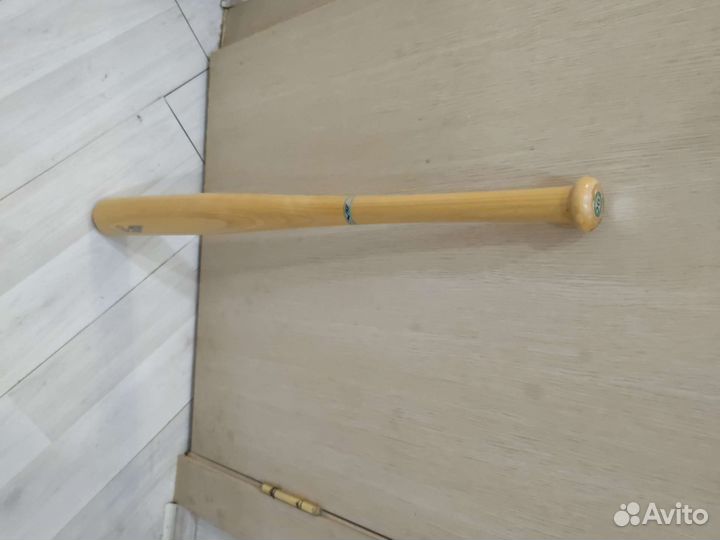 Бейсбольная бита деревянная
