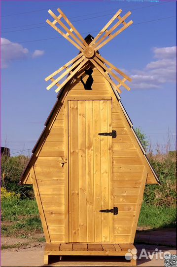 Дачный туалет деревянный
