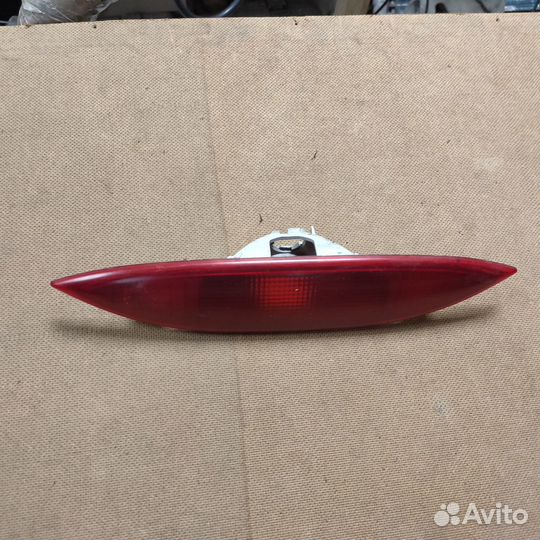 Фонарь стоп сигнала Nissan Note E11 Оригинал