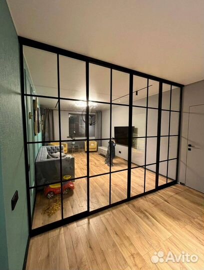 Стеклянная перегородка