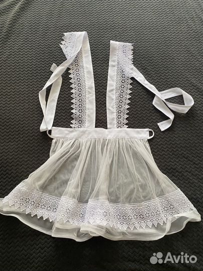 Белые школьные фартуки