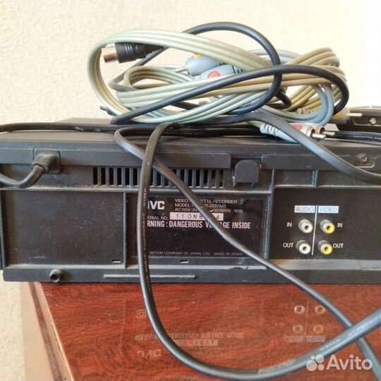 Кассетный видеомагнитофон JVC на запчасти